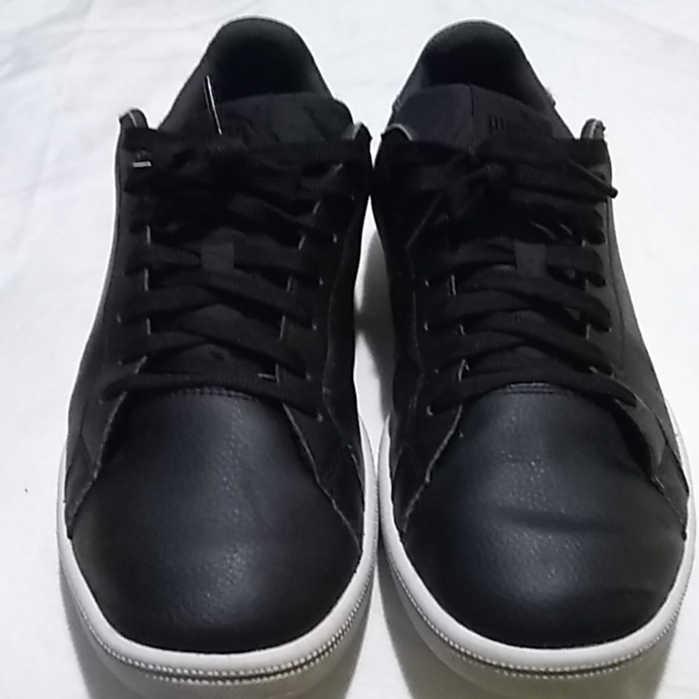 Tennis shoes puma